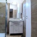 Апартаменты Quiet And Charming In The Centre With Air Conditioned Комо