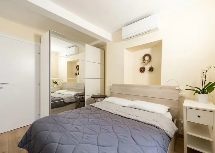 Quiet And Charming In The Centre With Air Conditioned
